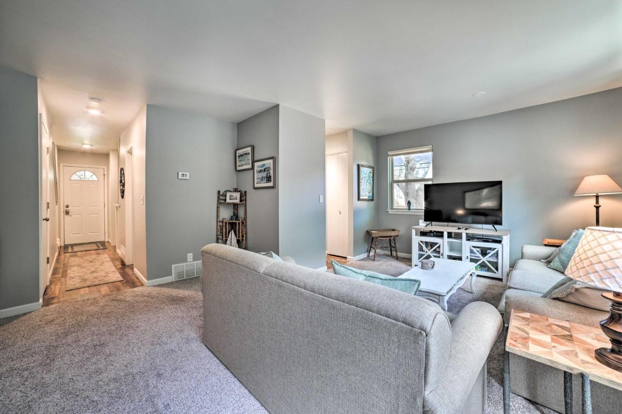 Harbor Springs Retreat With Grill About 1 Mi To Beach! Bagian luar foto