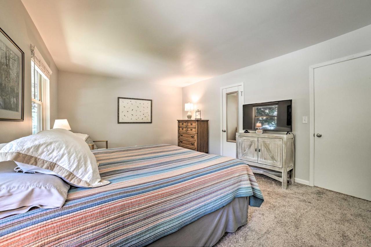Harbor Springs Retreat With Grill About 1 Mi To Beach! Bagian luar foto