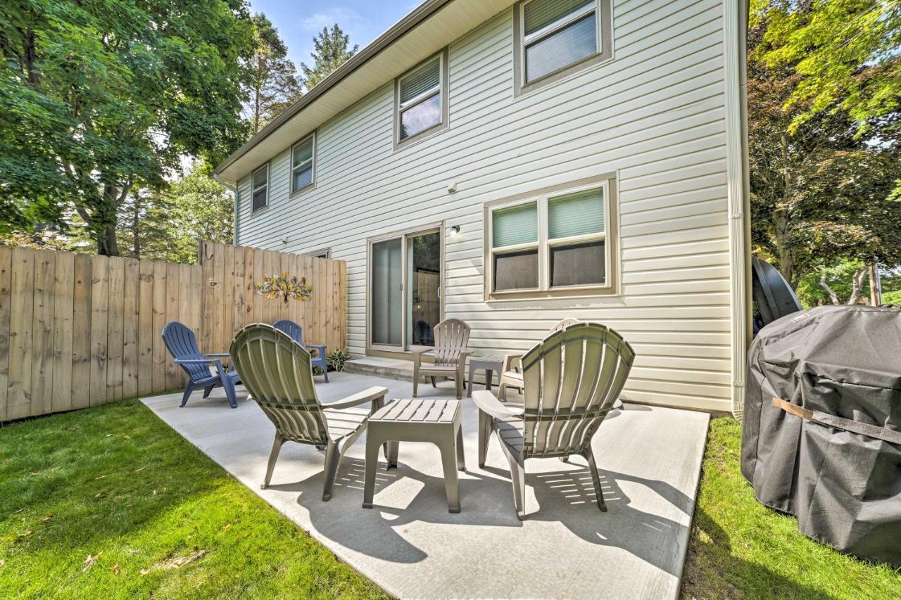 Harbor Springs Retreat With Grill About 1 Mi To Beach! Bagian luar foto